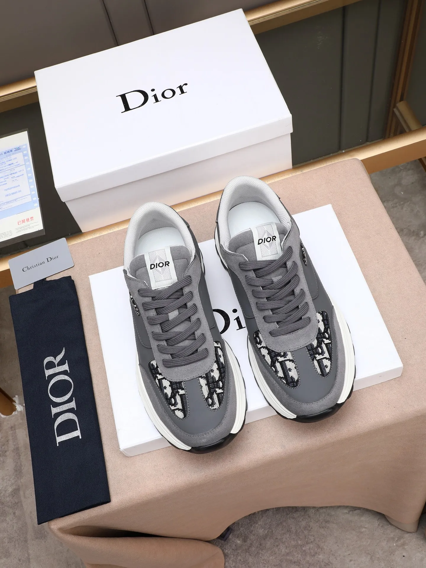 Men's shoes 💰P460 Dior's avant-garde and versatile fashionable men's shoes are privately modeled, calfskin stitched with Dior's special waterproof fabric, fashionable, simple, elegant, trendy, eye-catching, and pursuing class. It will subvert old ideas and be a must-have for fashionistas who want to spend time with you! Must keep it for yourself! High-end comfort but low-end, high-end quality workmanship. Code number: 38-44 (45 customized) 3 colors for your choice [kiss][kiss][kiss]